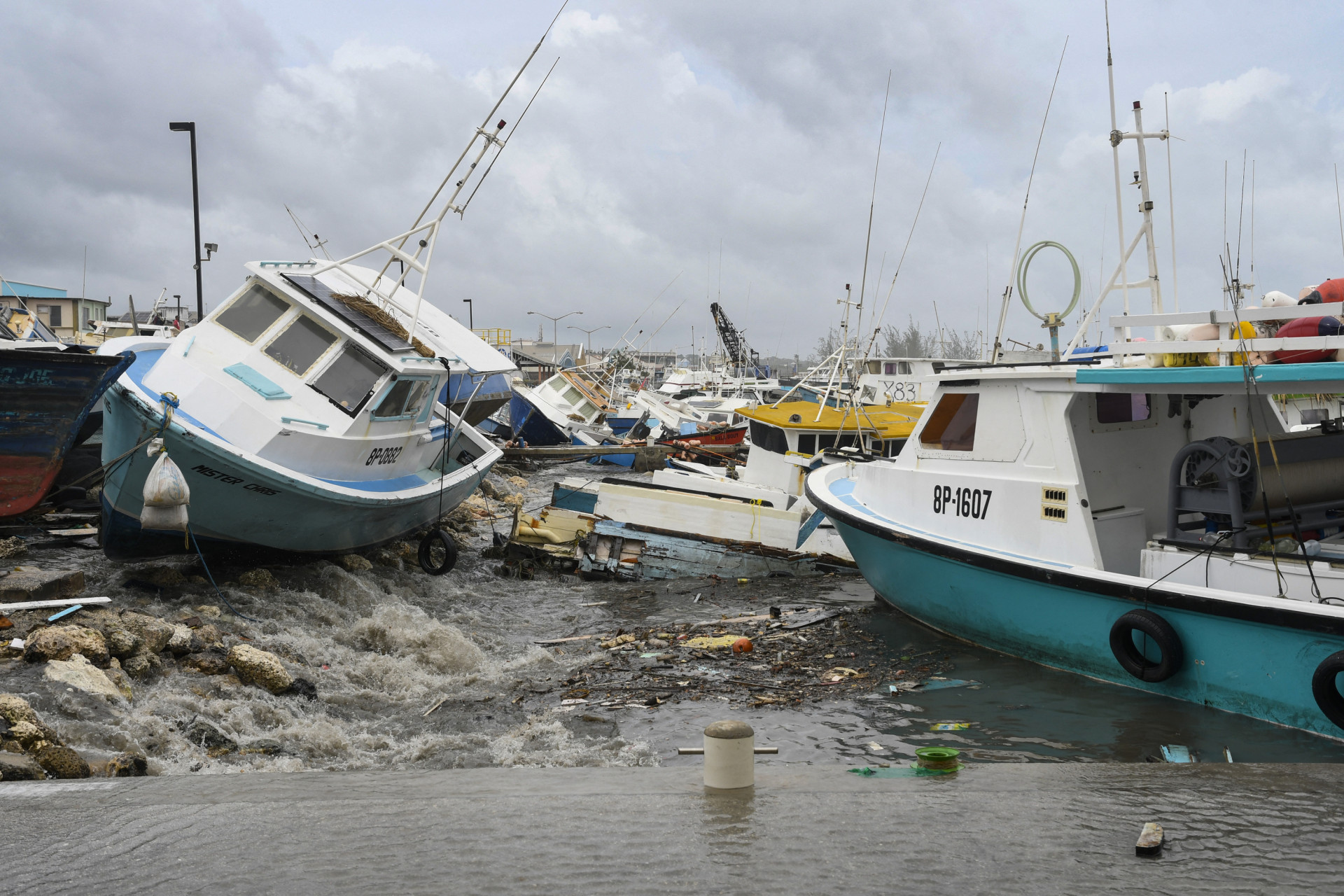 Furacão Beryl deixou rastro de destruição no Caribe - AFP