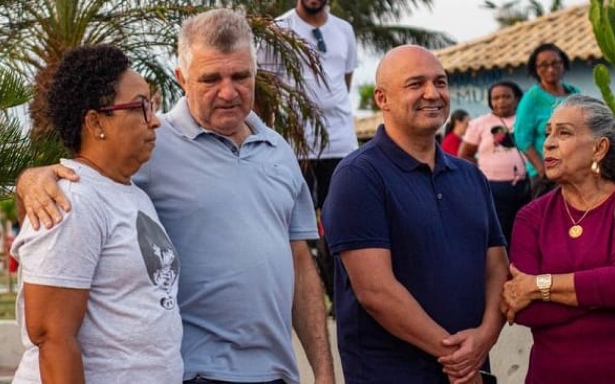 Servidora da Saúde; assessor da prefeitura, Edmilson Bitencourt; prefeito Fábio do Pastel (PL) e moradora da cidade prestigiando o evento