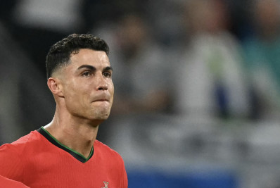 Ex-jogador alemão detona choro de Cristiano Ronaldo na Euro: 'É tudo sobre ele'