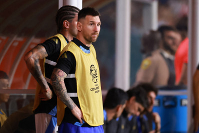 Com dores, Messi faz tratamento intensivo e segue como dúvida na Argentina