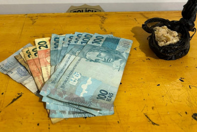 Homem aciona polícia para salvar namorada de ataque epilético e acaba preso por tráfico