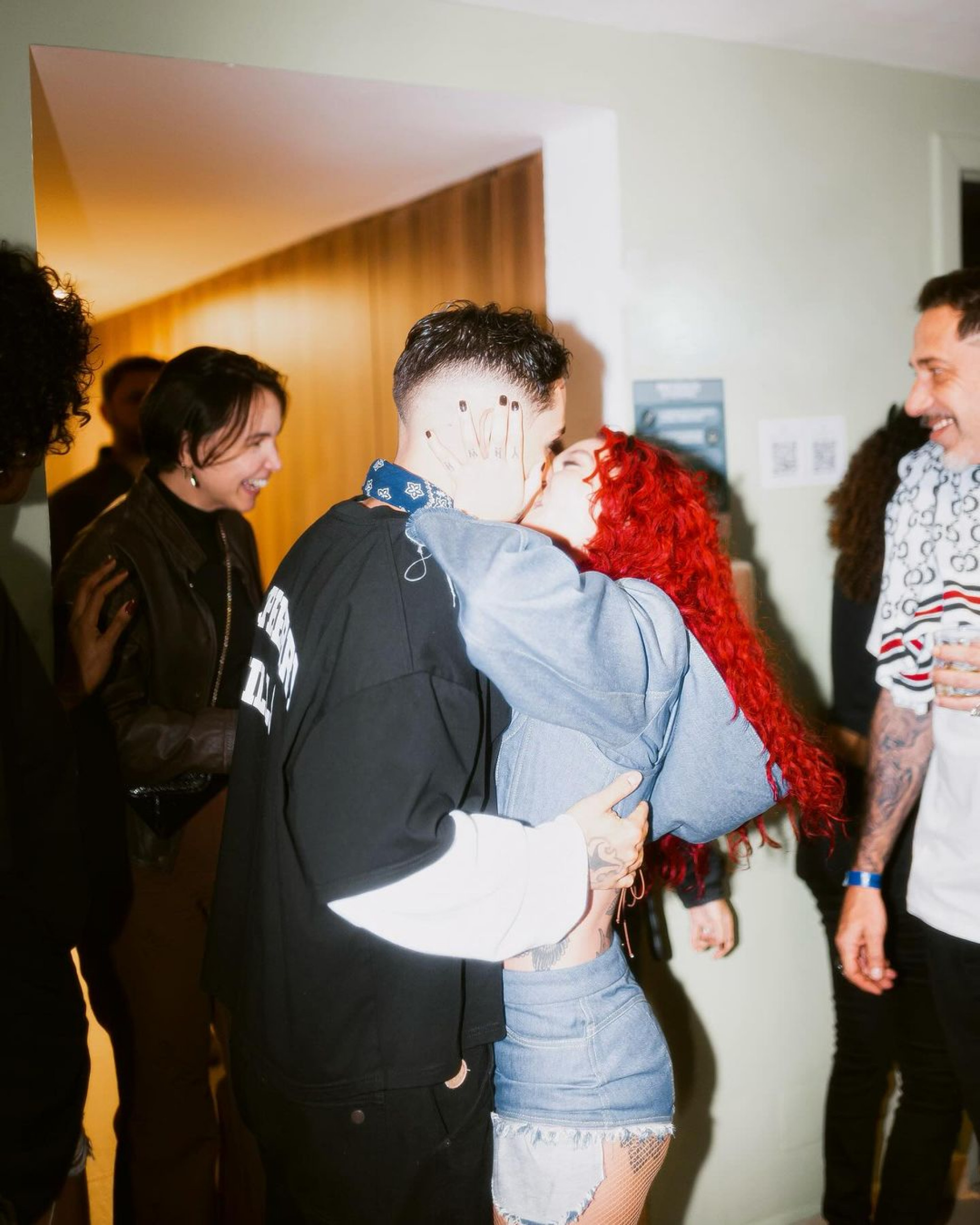 Priscilla surpreende namorado durante show - Reprodução / Instagram 