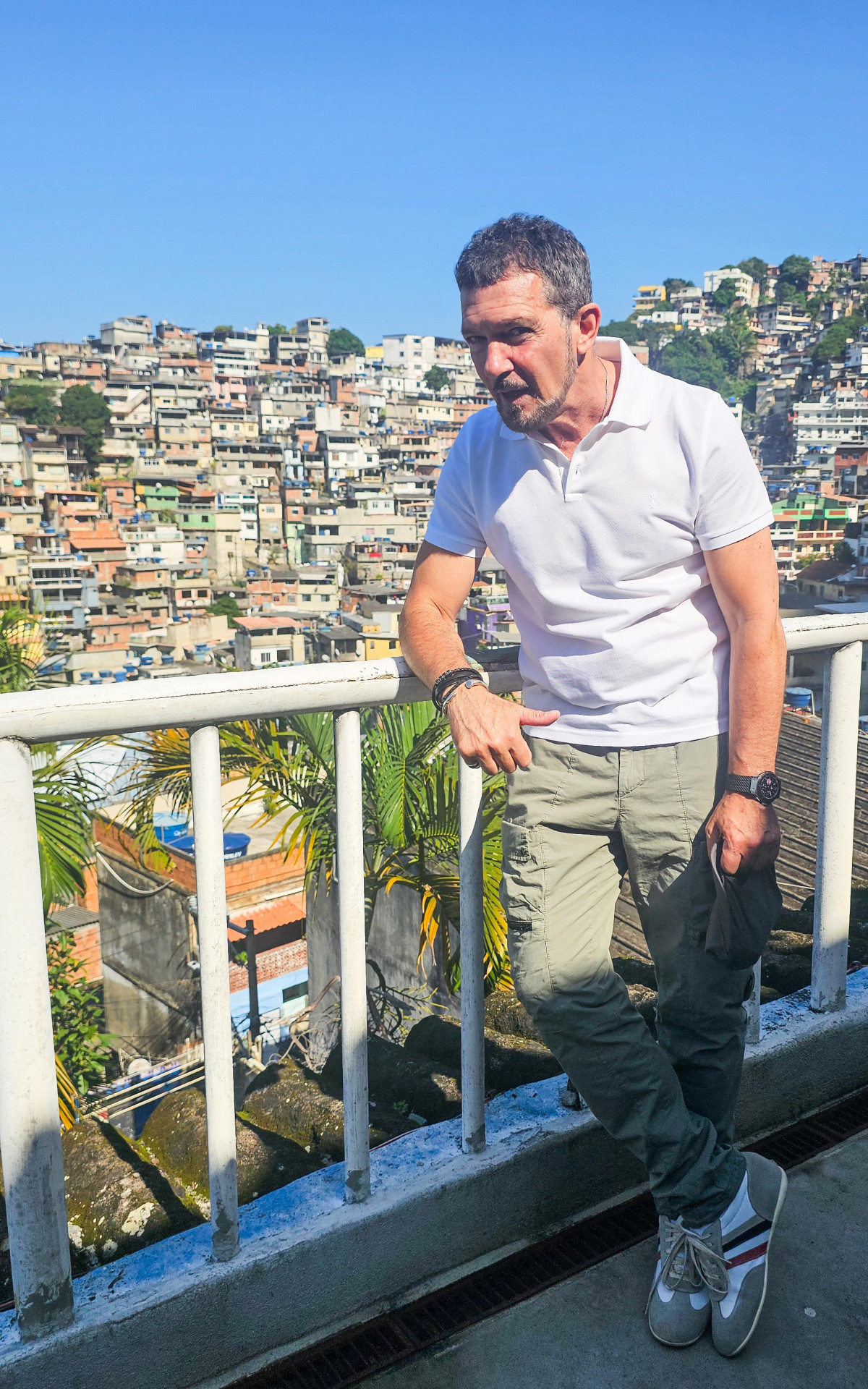 Antonio Banderas visita o morro do Vidigal, na Zona Sul - Dilson Silva/Ag.News