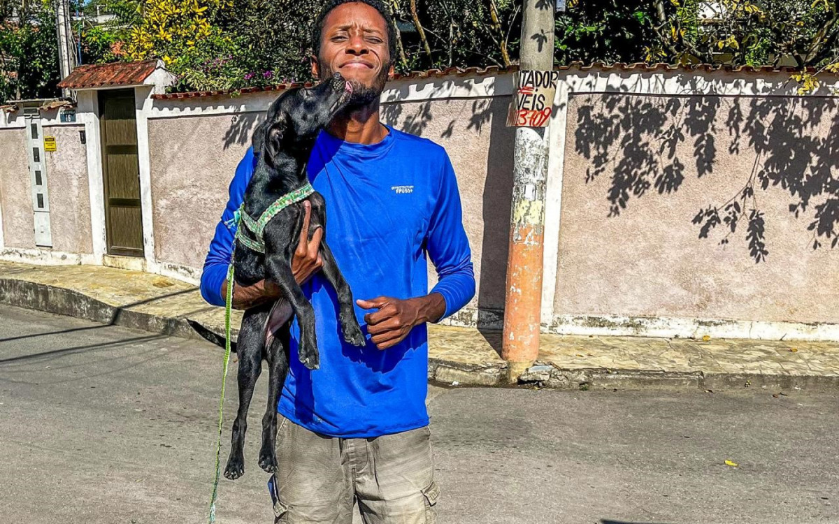 Daniel Luiz levou a cadela Dora de 4 meses e destacou a importância de cuidar dos animais