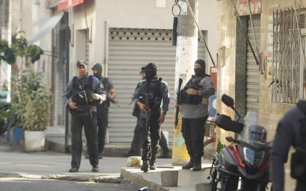 Opera&ccedil;&atilde;o Pol&iacute;cia Civil no Complexo da Mar&eacute;, nesta quarta-feira (03).