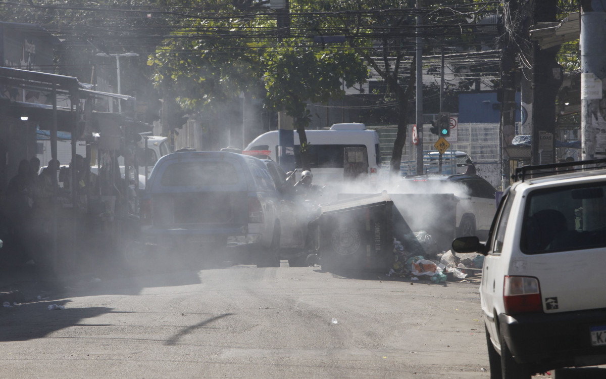 Opera&ccedil;&atilde;o Pol&iacute;cia Civil no Complexo da Mar&eacute;, nesta quarta-feira (3)