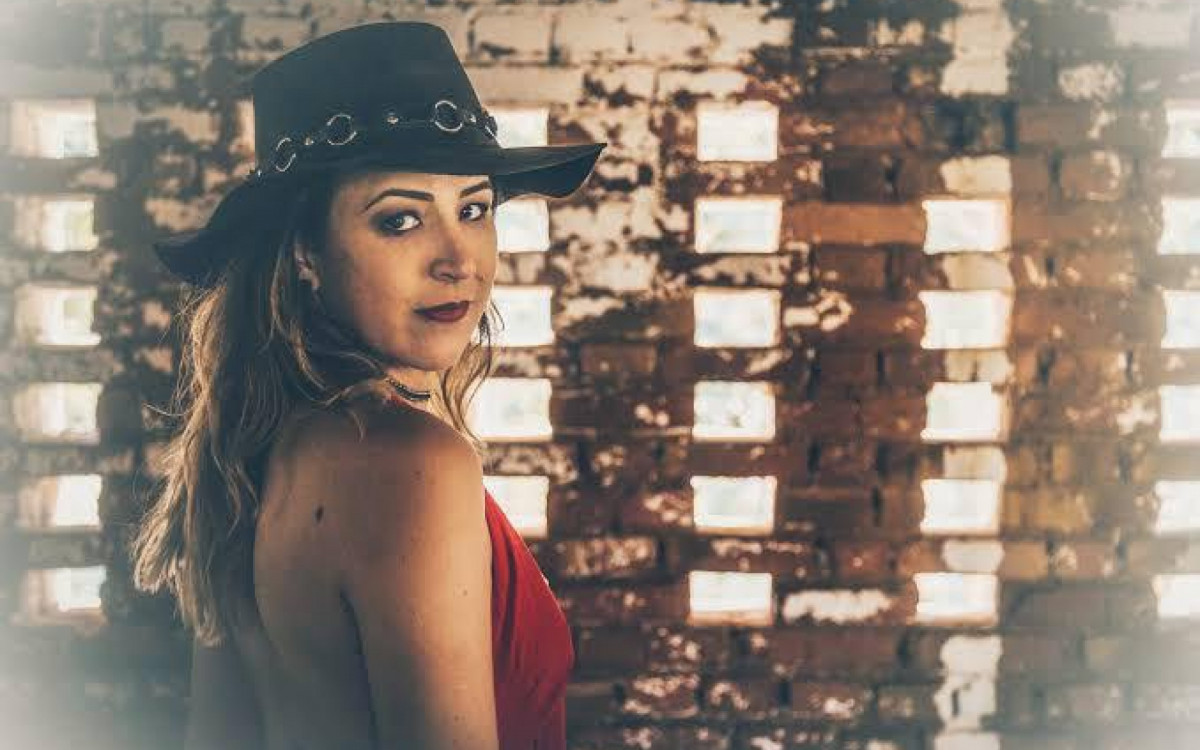 Bidu Sous &eacute; a segunda atra&ccedil;&atilde;o da noite de quinta-feira (11), no Beco das Artes.