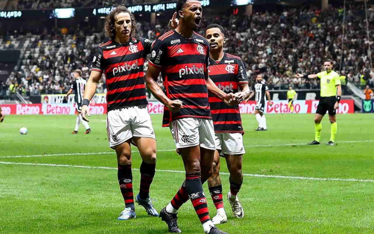 Líder Flamengo dá show e detona o Galo em plena Arena MRV