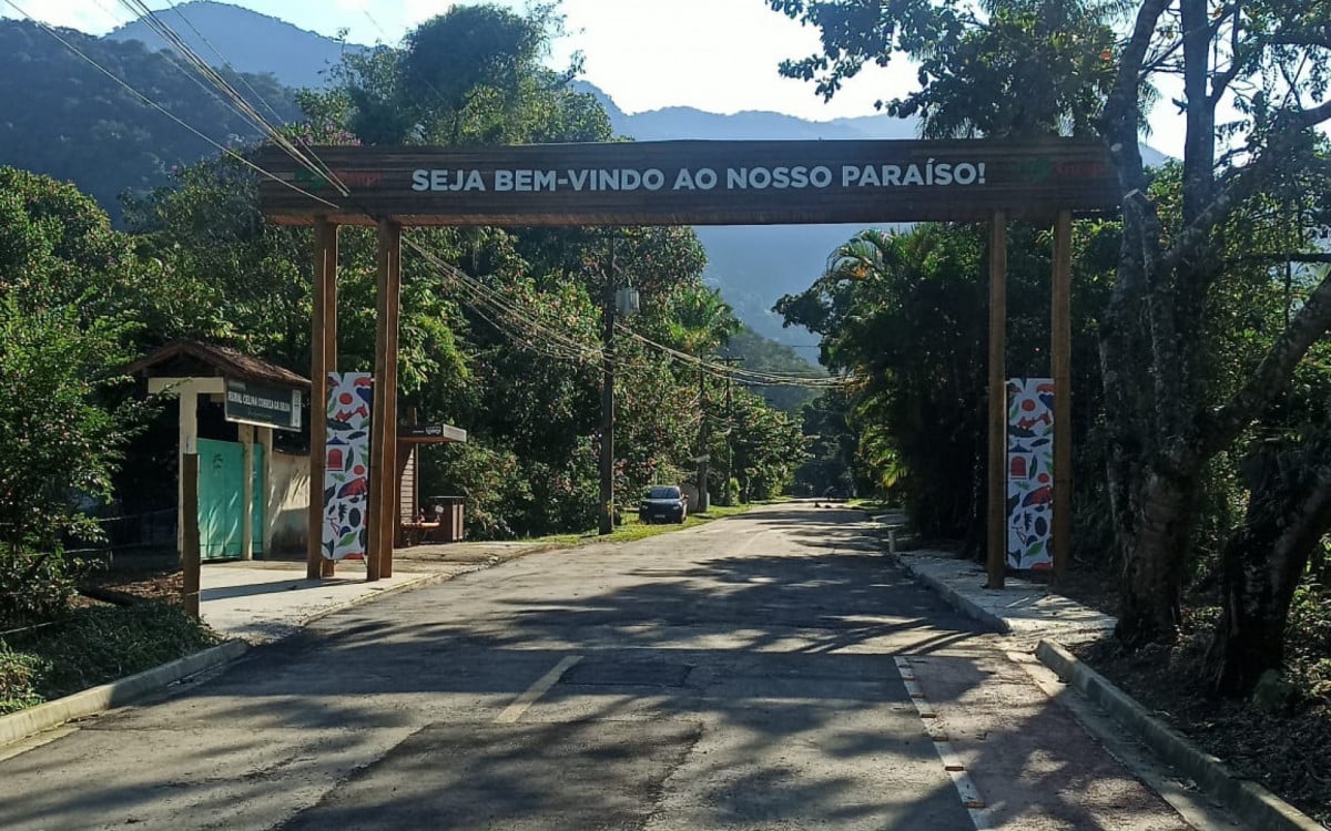 A Estrada do Paraíso, em Guapimirim, agora pavimentada - Foto: Divulgação