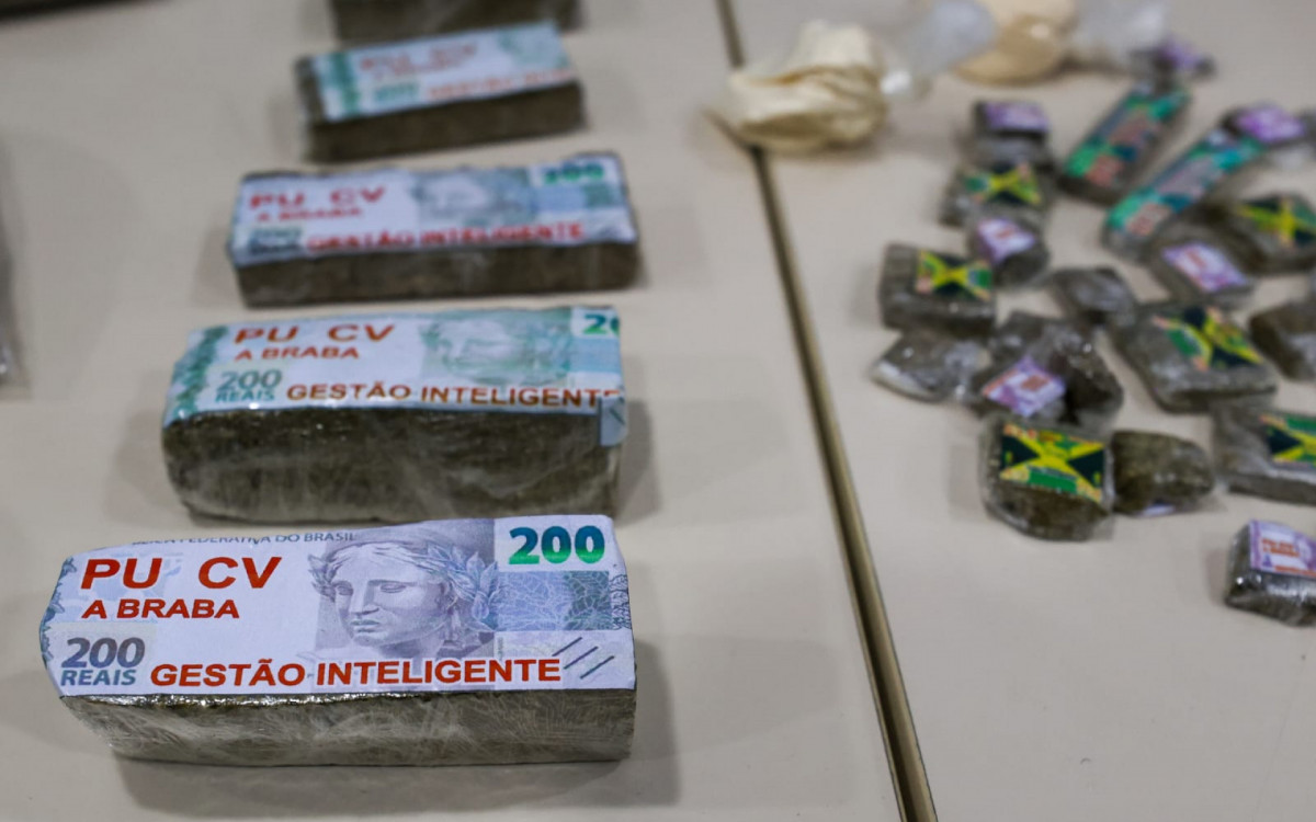 Drogas apreendidas no Parque União durante a operação no Complexo da Maré

