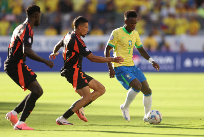 Jornais veem Brasil 'inofensivo' e criticam atuação de Vini Jr: 'Anulado'