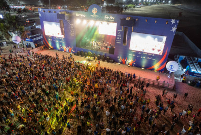Apesar da eliminação da Seleção, Fan Zone reúne mais de 30 mil torcedores