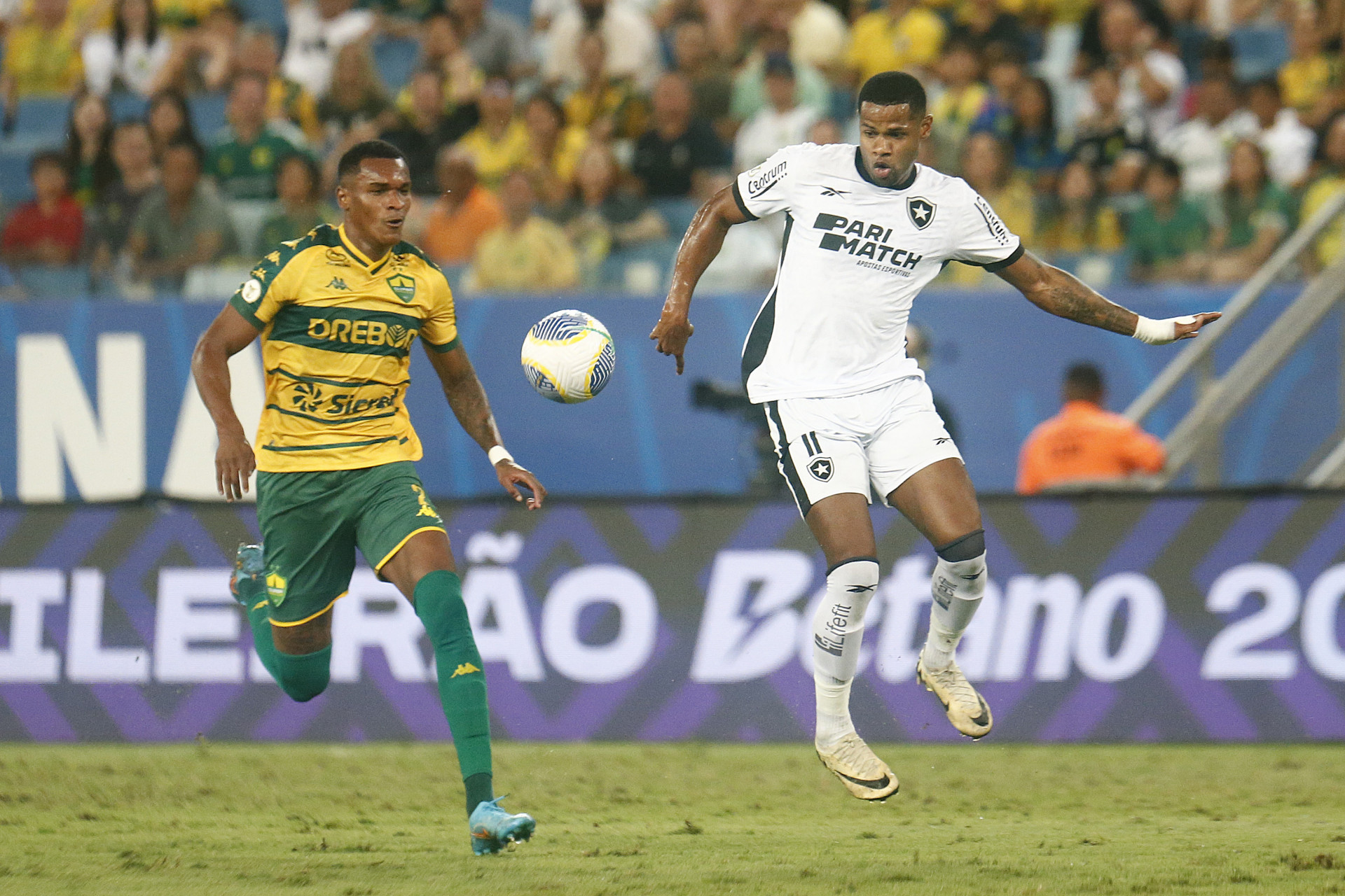 Cuiab&aacute; e Botafogo mediram for&ccedil;as na Arena Pantanal
 - V&iacute;tor Silva/Botafogo