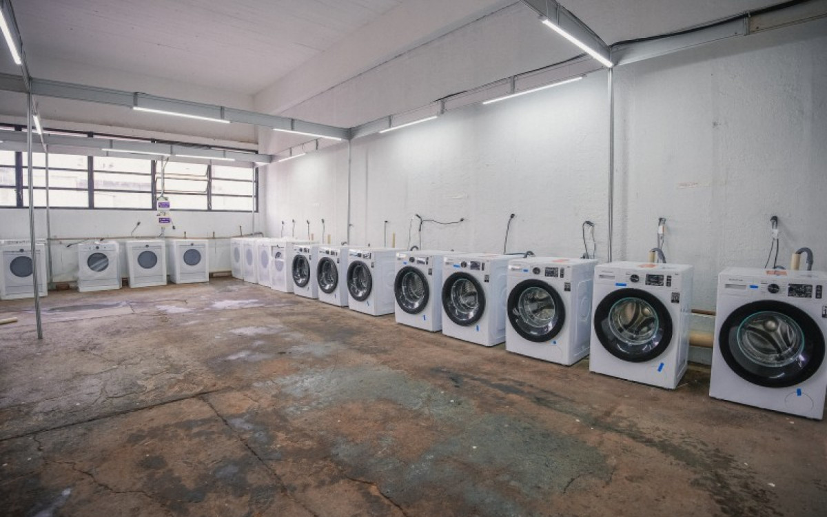 Lavanderia coletiva possui oito máquinas de lavar e oito máquinas de secar - Divulgação/Joel Vargas/Ascom GVG