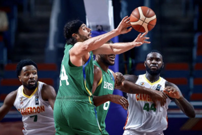 Brasil perde para Camarões, mas se classifica em primeiro no Pré-Olímpico de Basquete