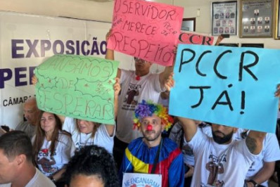 Servidores de Búzios protestam por aprovação do PCCR