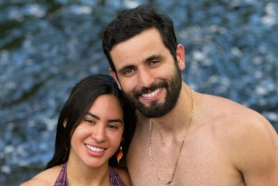 Ex-BBB Matteus toma banho de rio com Isabelle e recebe declaração apaixonada