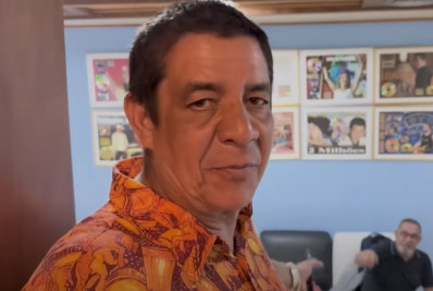 Zeca Pagodinho encontra letra de música, escrita há mais de 40 anos, em guia de jogo do bicho