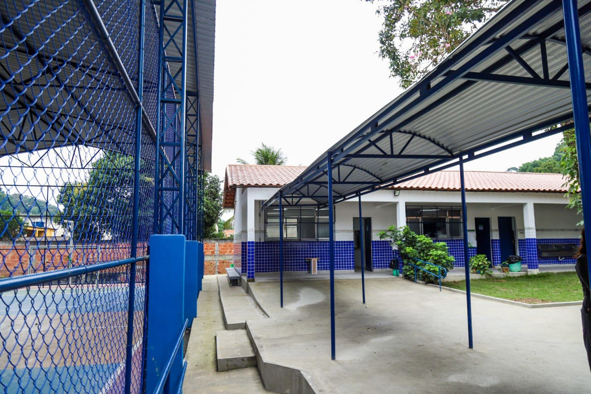 Mais uma escola municipal reinaugurada em Meriti  - Edgar Maciel 