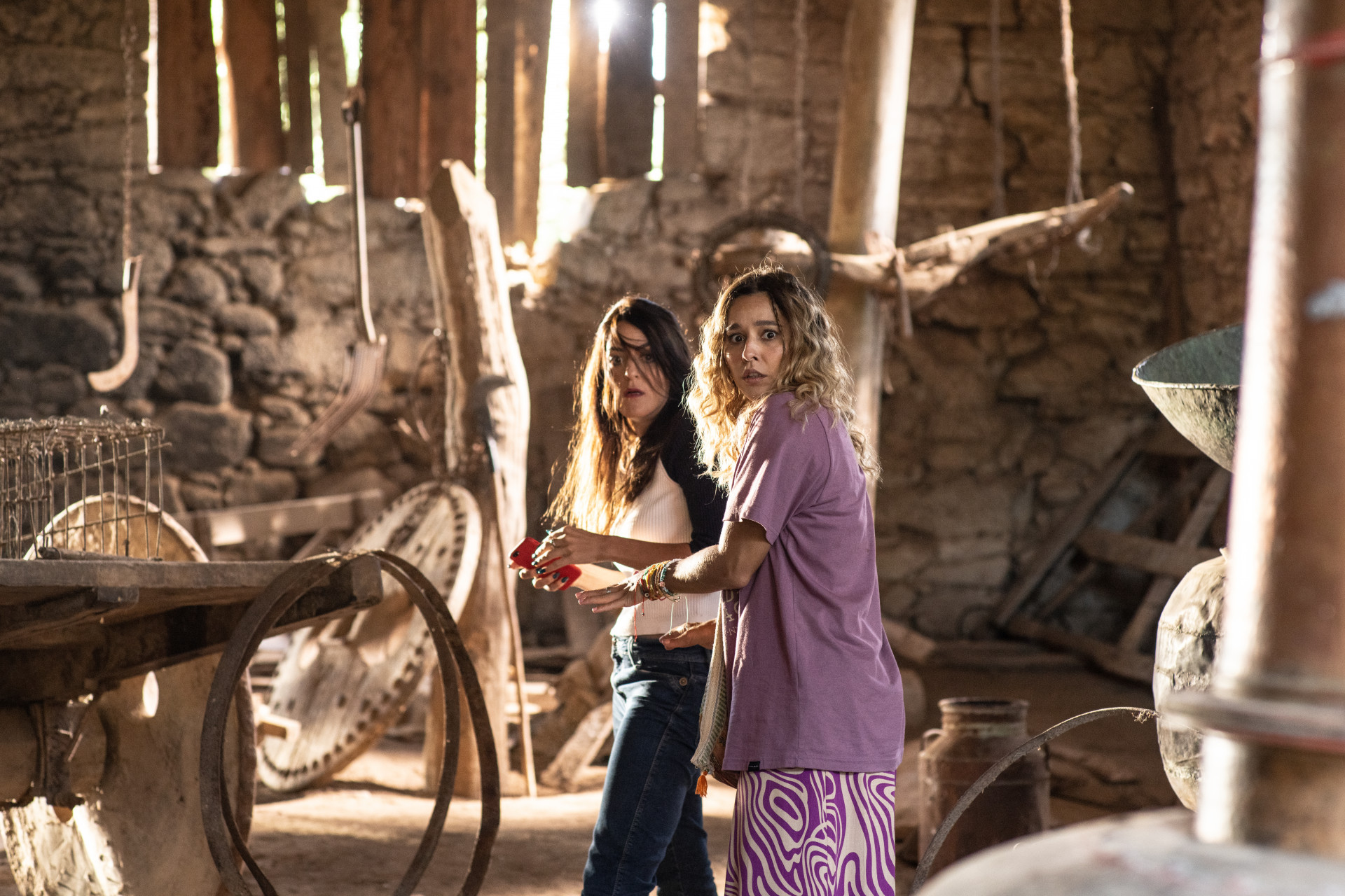 Thati Lopes e Luciana Paes estrelam a comédia 'Saideira' - Divulgação / Elo Studios