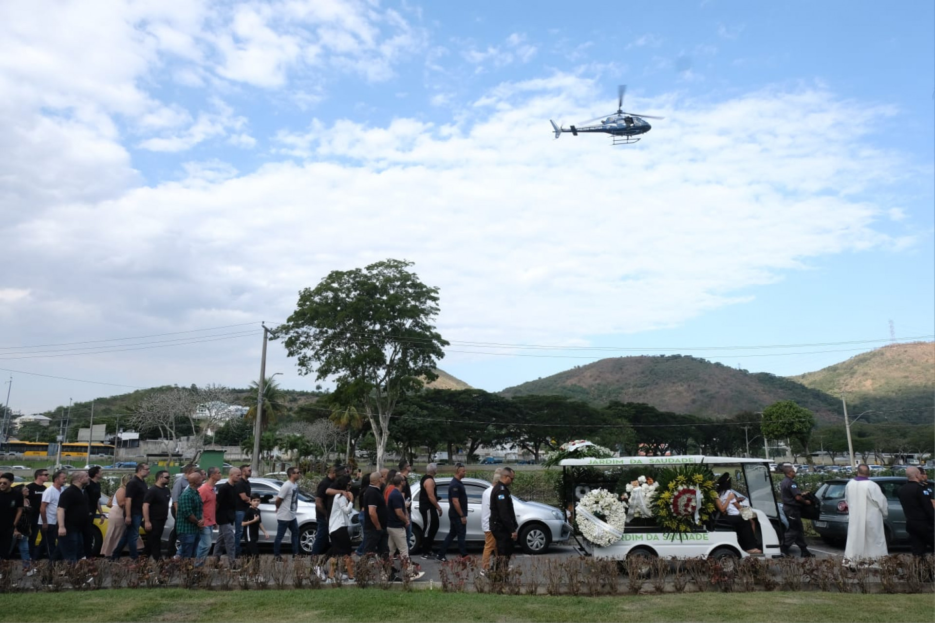 PM Rafael Galvão da Costa foi sepultado no Cemitério Jardim da Saudade Sulacap - Pedro Teixeira / Agência O Dia