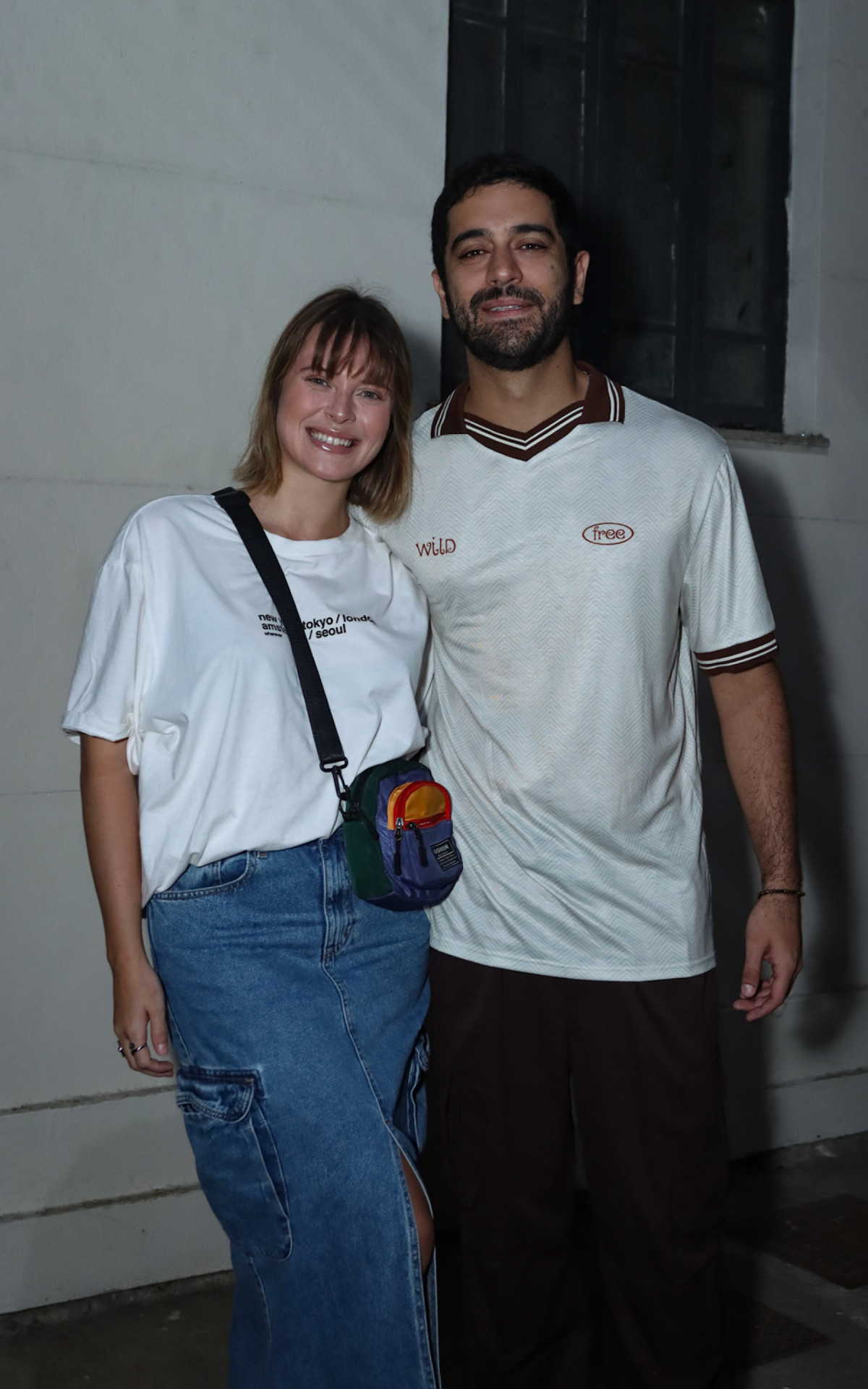 Miguel Rômulo e a namorada, Franciny, prestigiam peça estrelada por Cissa Guimarães no Rio