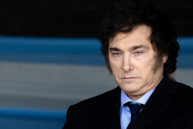 Plano econômico argentino: Milei firma acordo com governadores para cortar despesa pública