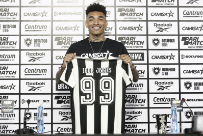 Igor Jesus avalia disputa no ataque do Botafogo e despista sobre estreia
