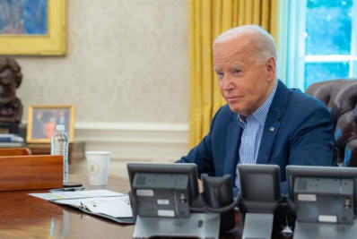 Biden comete gafe e diz ser 'a primeira mulher negra a servir com um presidente negro'