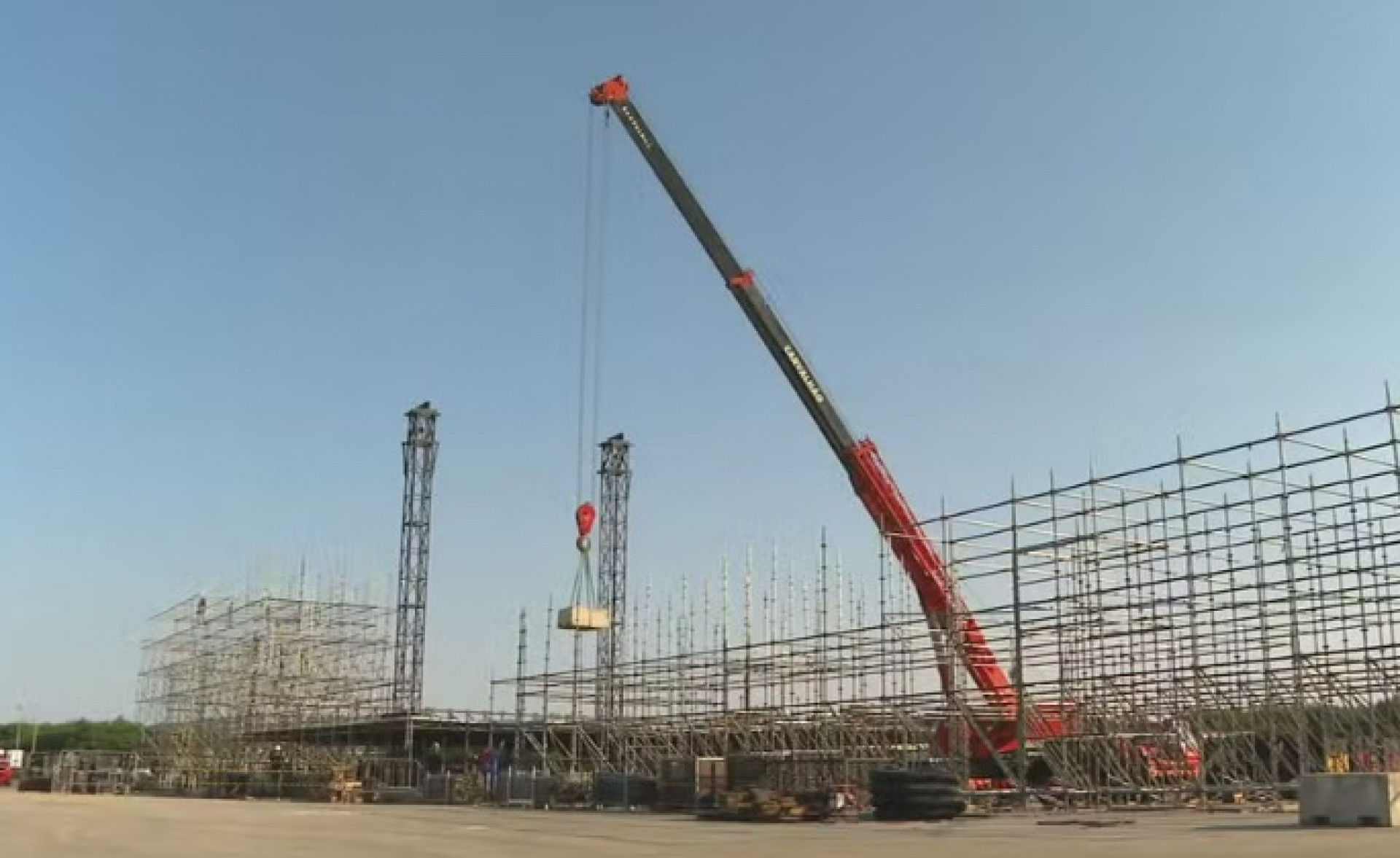 Palcos do Rock in Rio começam a ser montados - Reprodução de vídeo / TV Globo