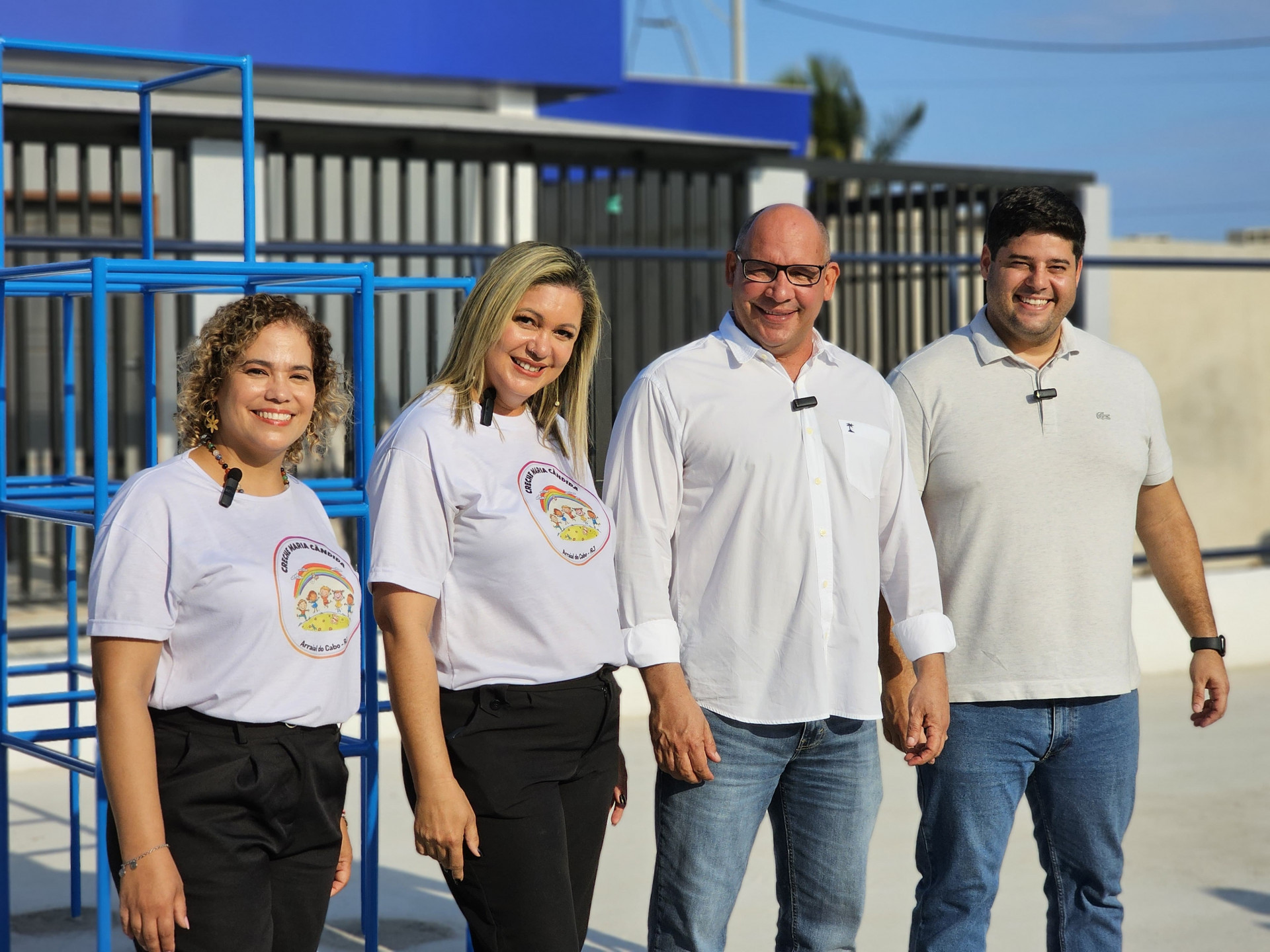 Prefeito Marcelo Magno, secretário de Educação Bernardo Alcântara e equipe diretiva da Creche Maria Cândida - Ascom