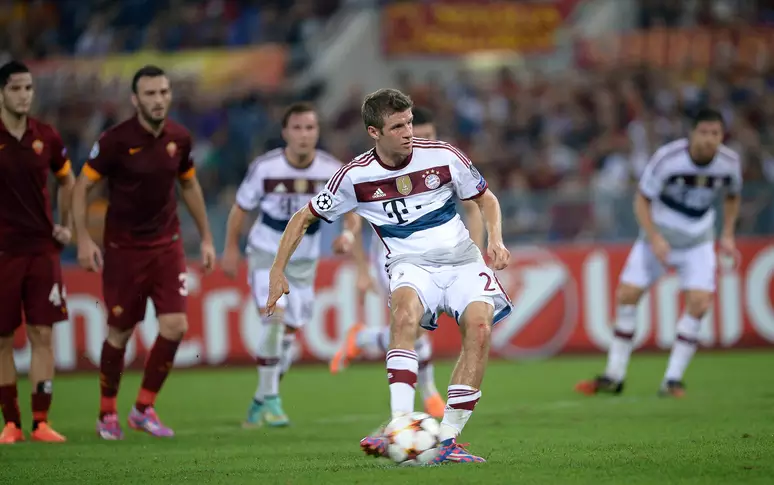  Em 2014, três meses depois da derrota do Brasil para a Alemanha, outro 7 a 1 aconteceu. A Roma foi goleada pelo Bayern de Munique, que contava com diversos jogadores da Alemanha que participaram da vitória sobre a Seleção. Os gols do clube bávaro foram marcados por Robben (2), Götze, Lewandowski, Müller, Ribéry e Shaqiri. Já o tento de honra dos \'Giallorossi\' foi marcado pelo marfinense Gervinho.