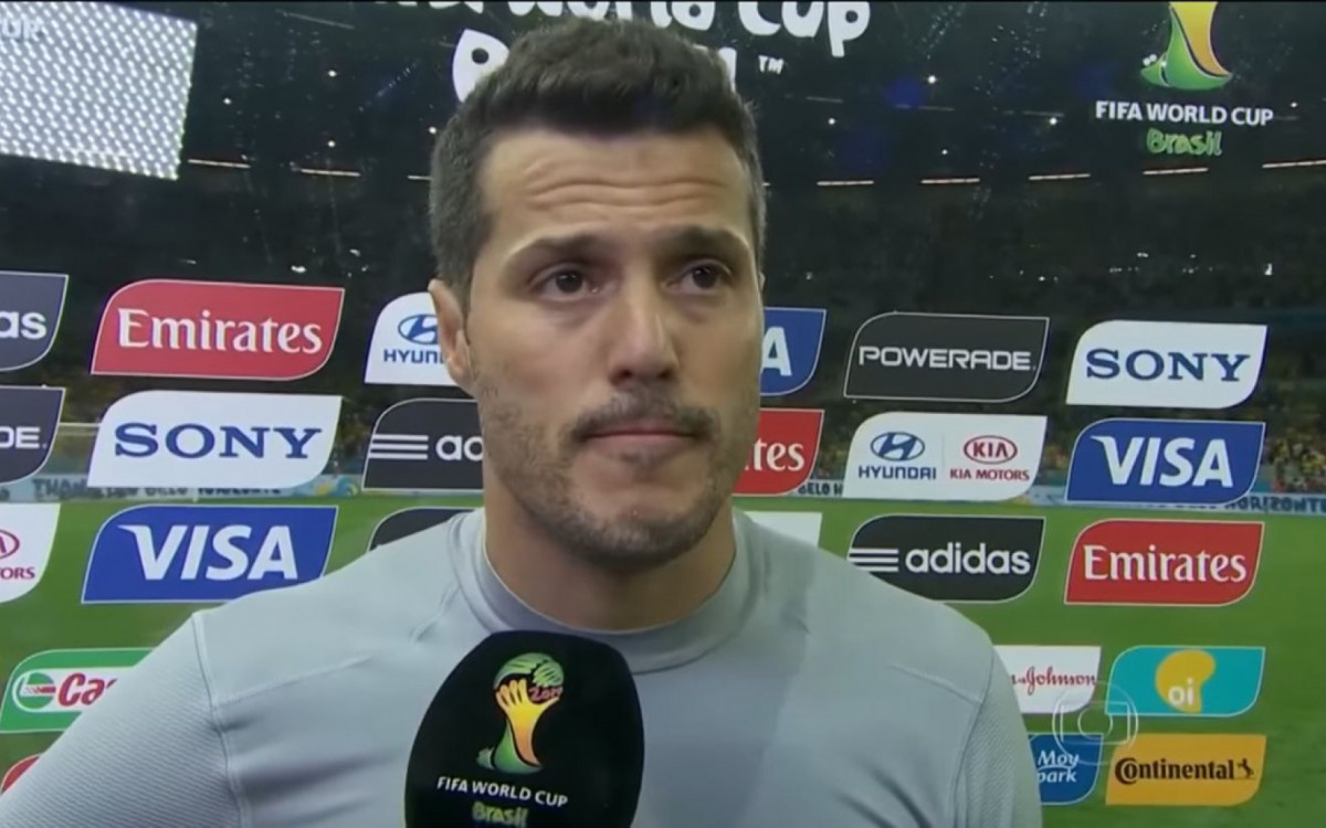 Júlio César: \'Sinceramente, é complicado explicar. Explicar o inexplicável é muito complicado. Temos que reconhecer o grande futebol alemão, uma equipe que já vem jogando junto há seis anos. Até aqui, estava tudo muito lindo. Realmente, depois do primeiro gol, acho que de um apagão. Ninguém esperava\'