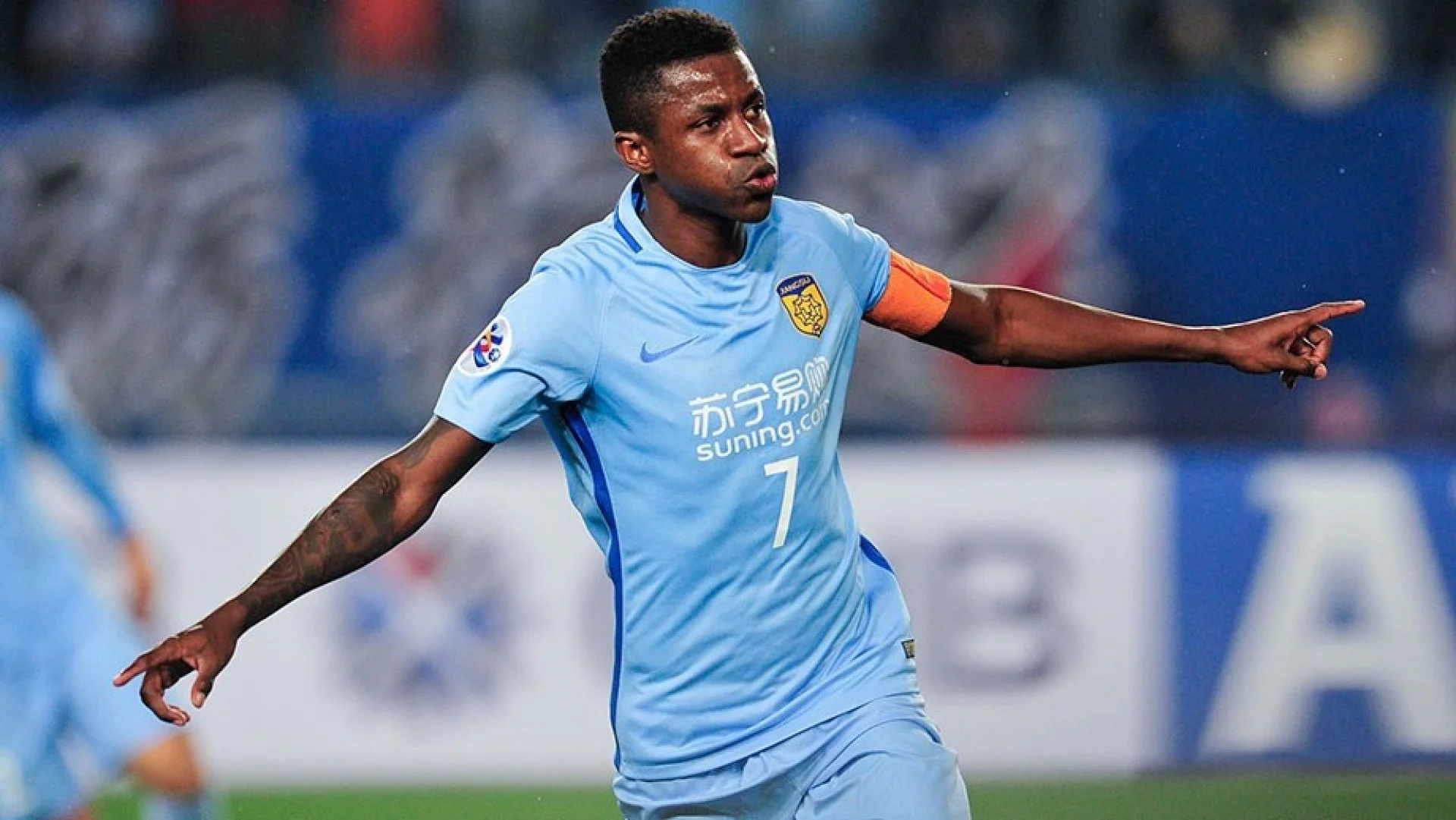 Ramires

Ele defendia o Chelsea quando foi convocado para a Copa do Mundo. Já em 2016, se transferiu para o Jiangsu Suning, da China.

Anos depois, em 2019, rescindiu contrato. Livre no mercado, Ramires assinou contrato com o Palmeiras, em junho, válido por quatro anos.

A passagem, no entanto, decepcionou. Ele recebeu críticas da torcida e foi pego em uma casa noturna durante pandemia de Covid-19.

No dia 27 de novembro de 2020, o Palmeiras anunciou a rescisão de contrato em comum acordo. Em 2022, Ramires anunciou a aposentadoria dos gramados.