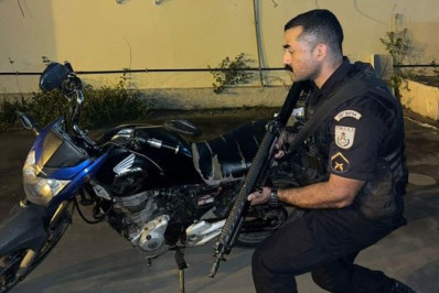 PM recupera motocicleta adulterada no Sargento Roncalli em Belford Roxo