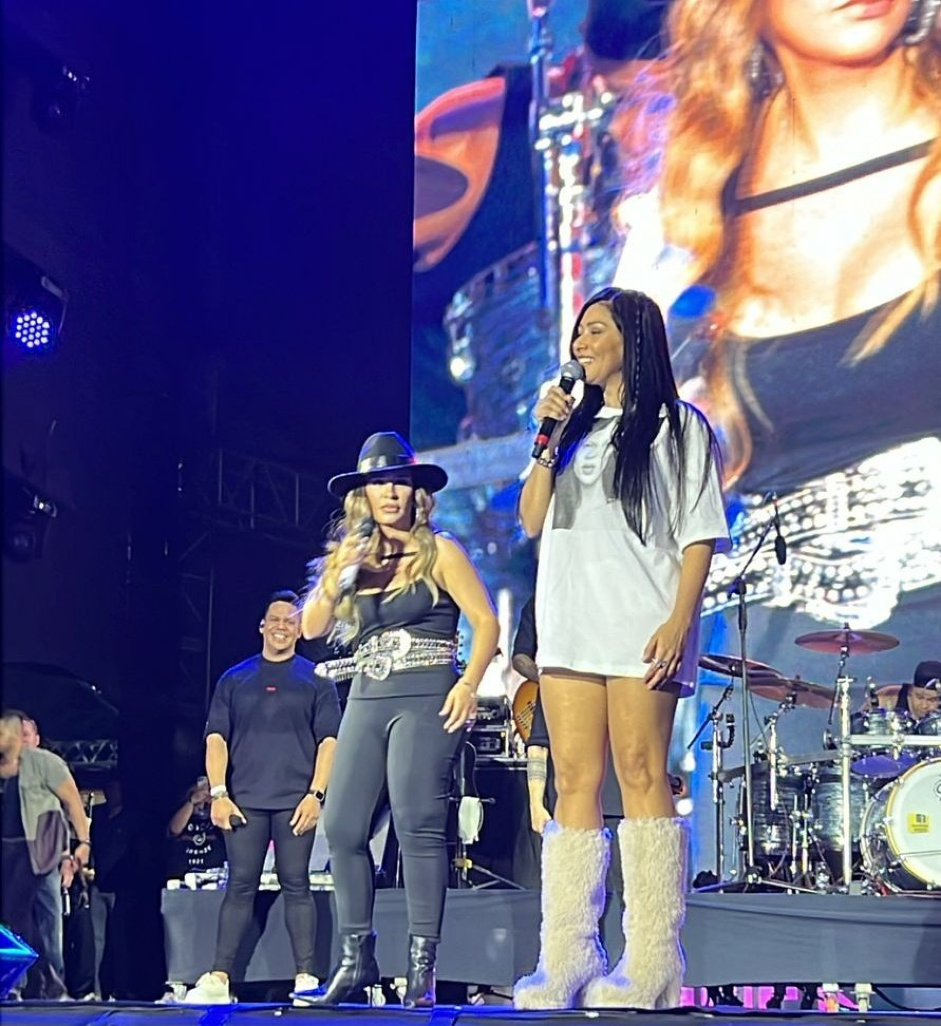 Simaria faz participação surpresa em show de Simone Mendes - Reprodução