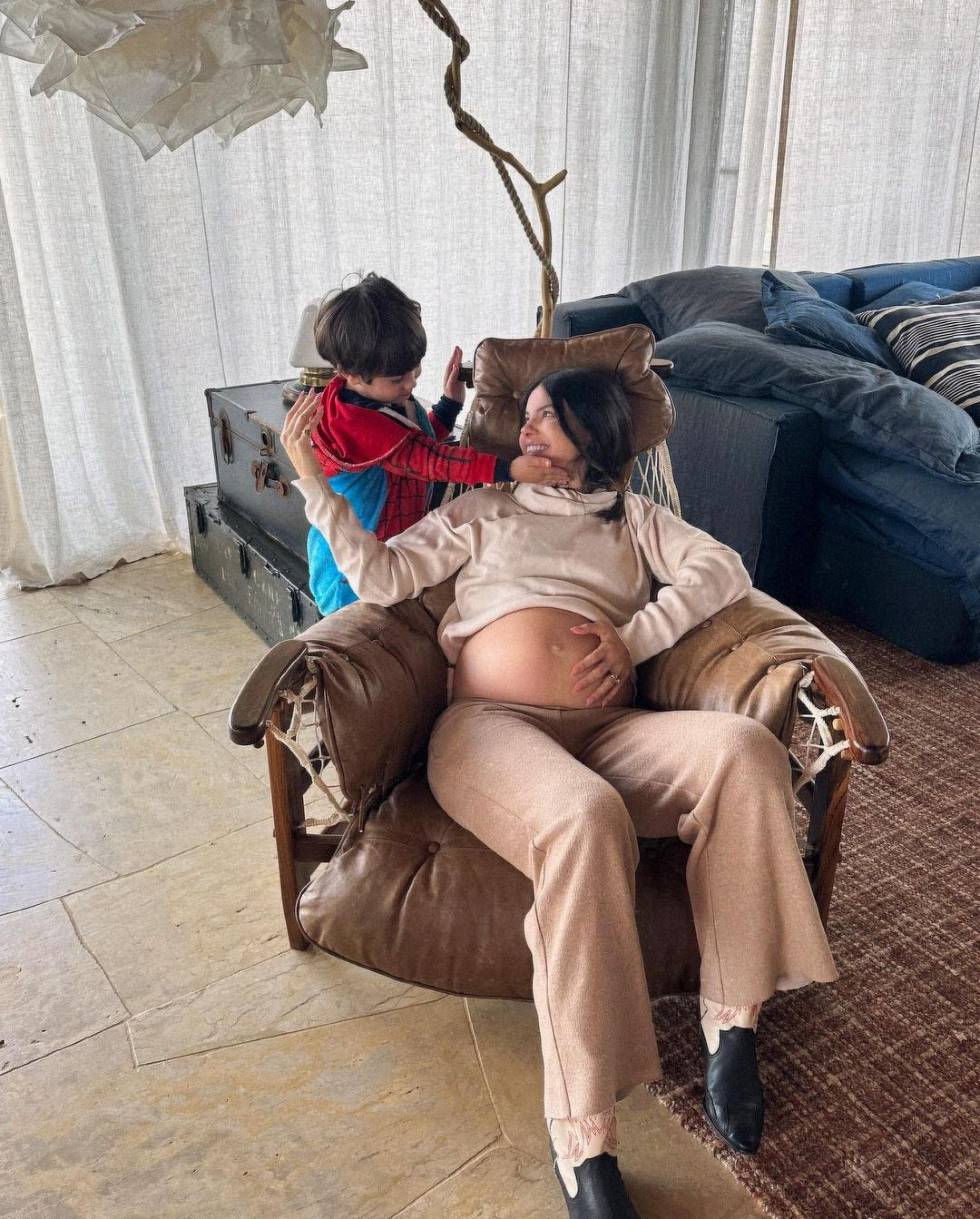 Sthefany Brito mostra barriguinha de grávida - Reprodução