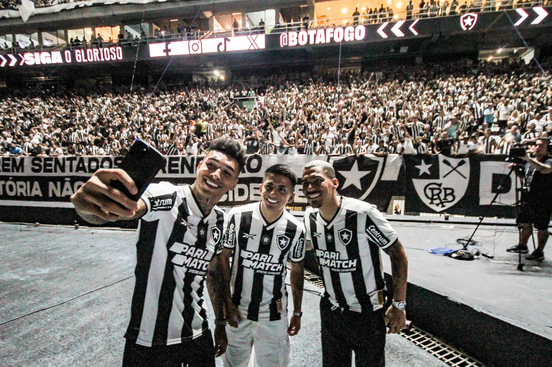 Apresentação de Igor Jesus, Thiago Almada e Allan à torcida do Botafogo - Vitor Silva/Botafogo