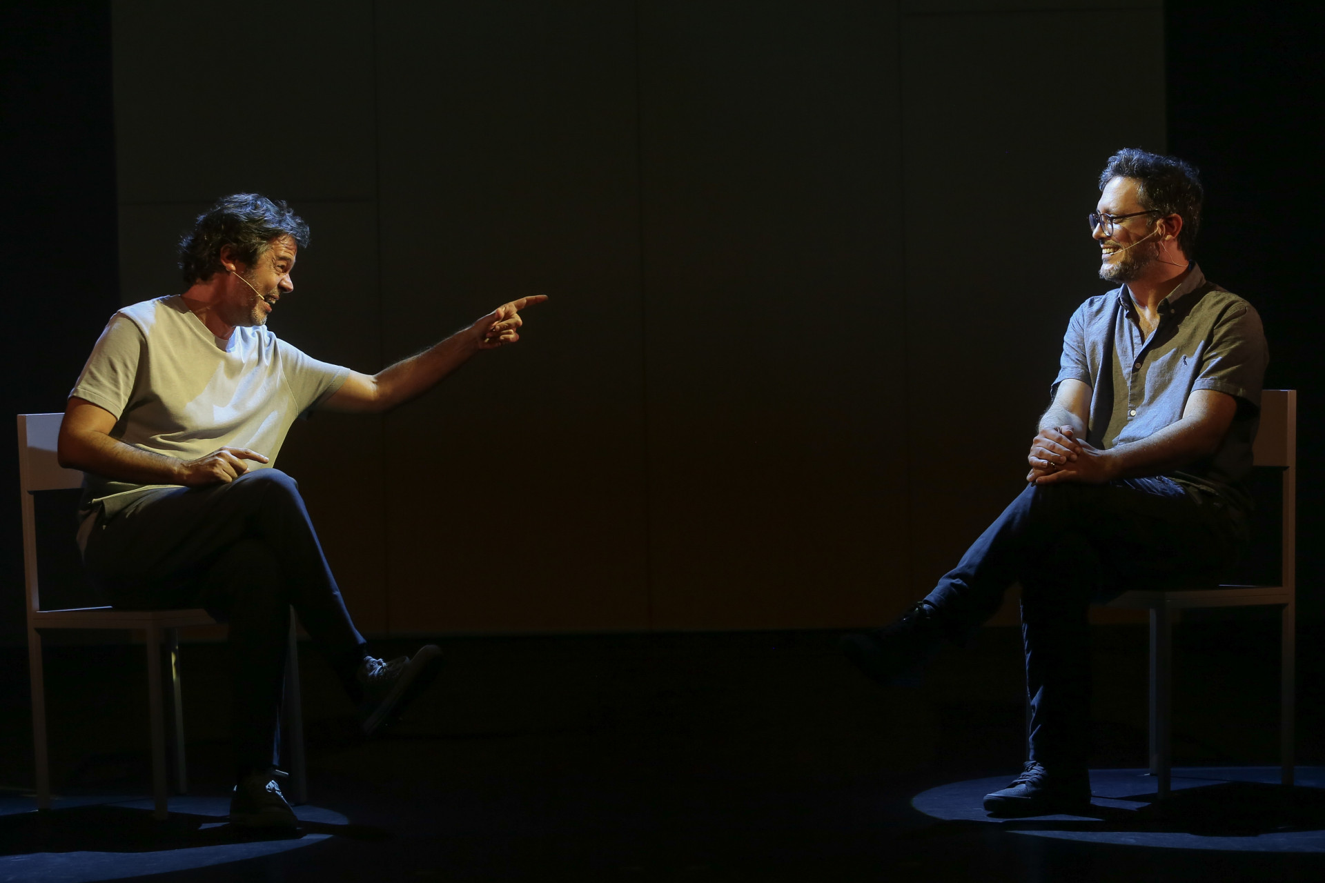 Bruno Mazzeo e Lucio Mauro Filho na peça 'Gostava mais dos pais' - Francio de Holanda