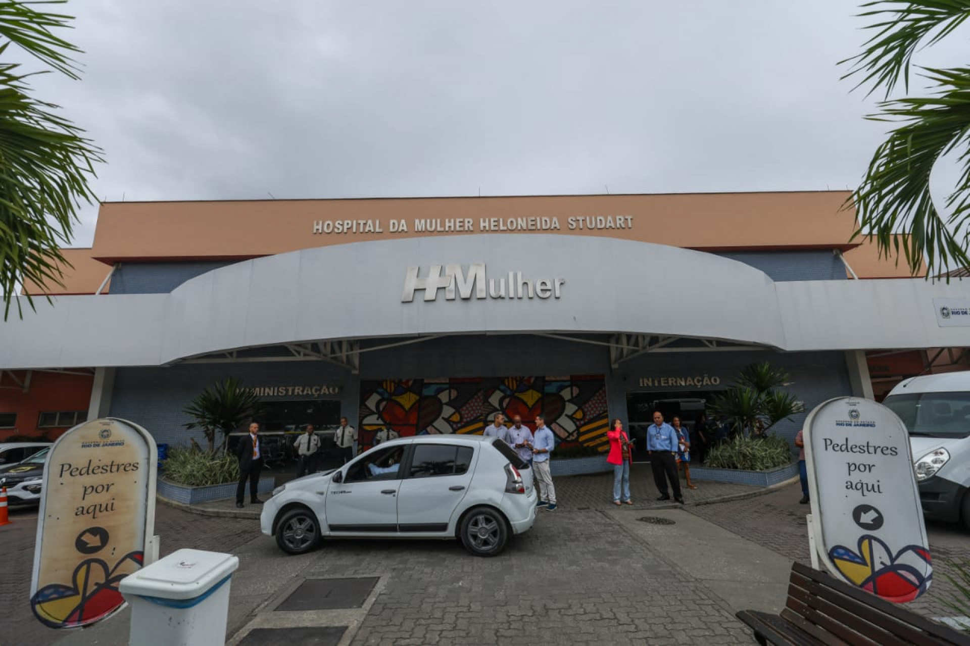 Fachada do Hospital da Mulher Heloneida Studart, em S&atilde;o Jo&atilde;o de Meriti - Renan Areias / Ag&ecirc;ncia O Dia
