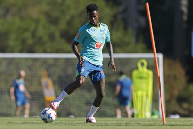 Vini Jr pede desculpas por suspensão contra o Uruguai: 'Cartões evitáveis'