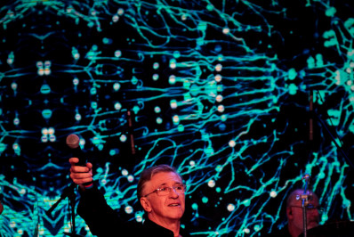 Marcos Sabino e Os Bonitos fazem show no Clube Central