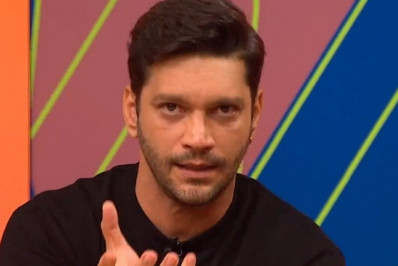 Armando Babaioff critica influenciadores em novelas: 'Não fazem absolutamente nada pela profissão'