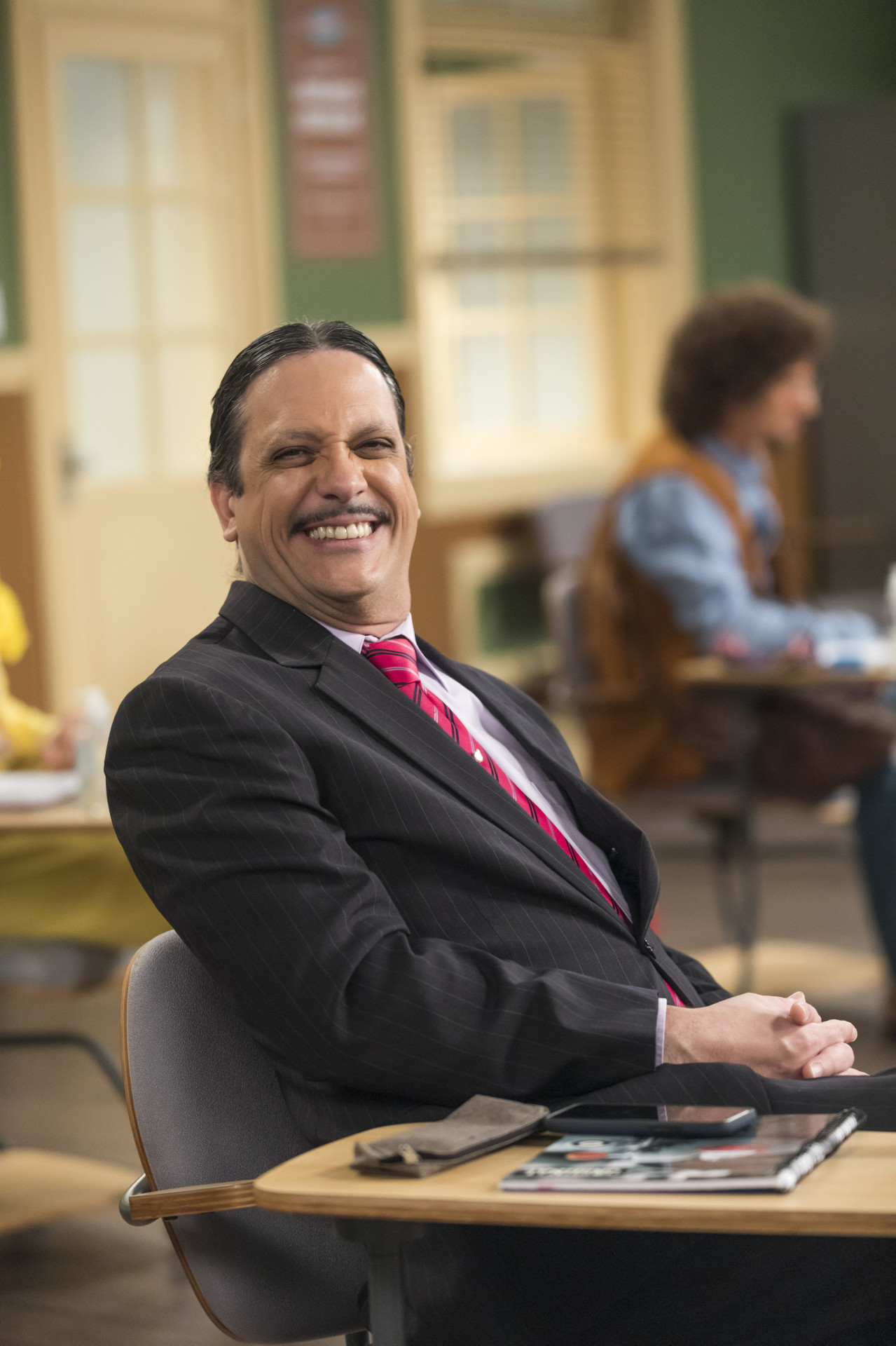 Lucio Mauro Filho como Aldemar Vig&aacute;rio no remake da 'Escolinha do Professor Raimundo' - Jo&atilde;o Miguel Junior / Globo / Divulga&ccedil;&atilde;o