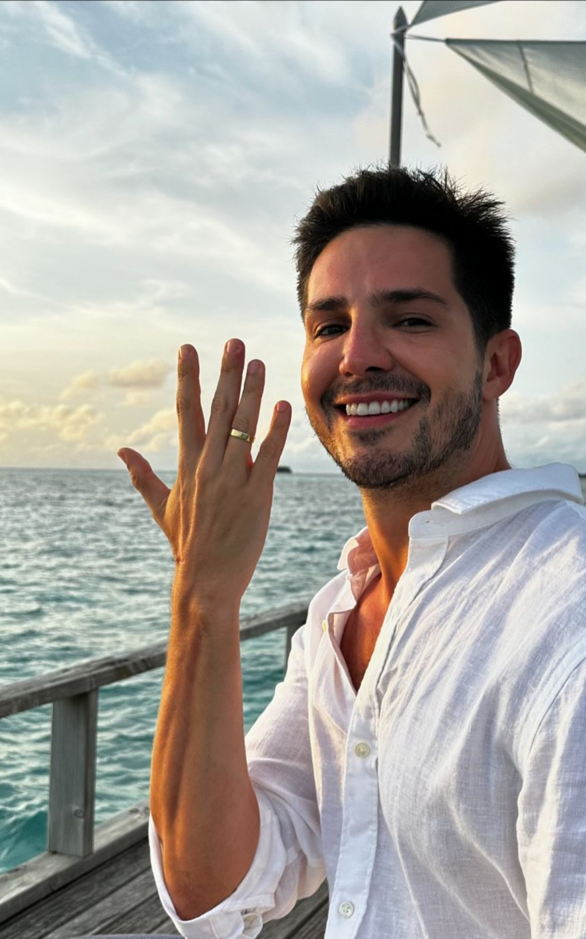 Igor Cosso exibe aliança de noivado - Reprodução/Instagram