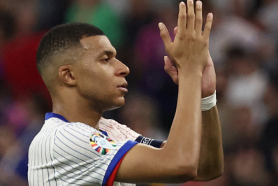 Alta demanda por camisas de Mbappé sobrecarrega produção no Real Madrid