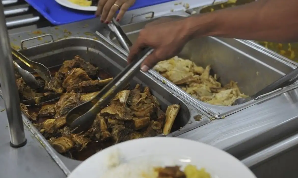 Institutos federais pedem R$ 1 bilhão para alimentação de estudantes