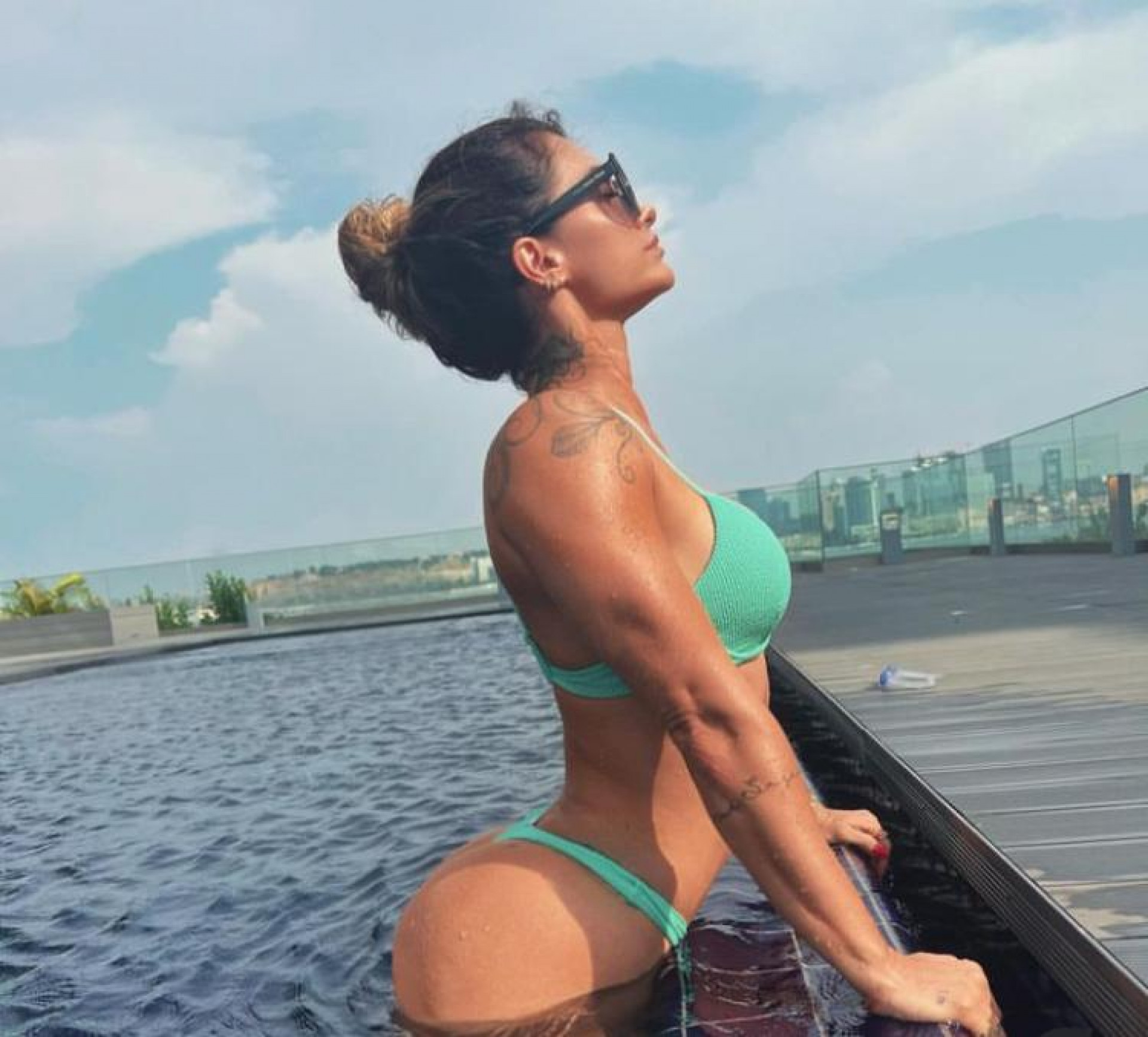 Kelly Key posando de biquíni - Reprodução / Instagram