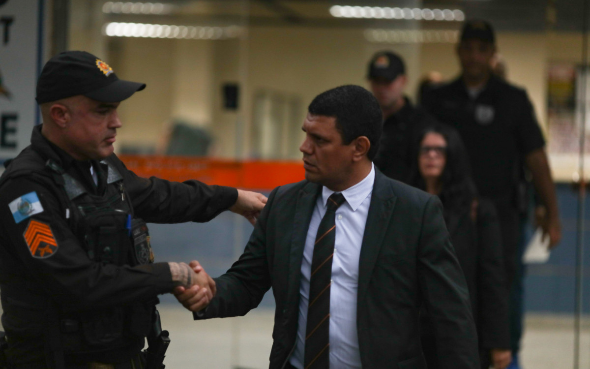 PM que dirigia viatura durante abordagem a jovens estrangeiros pediu remarca&ccedil;&atilde;o da oitiva