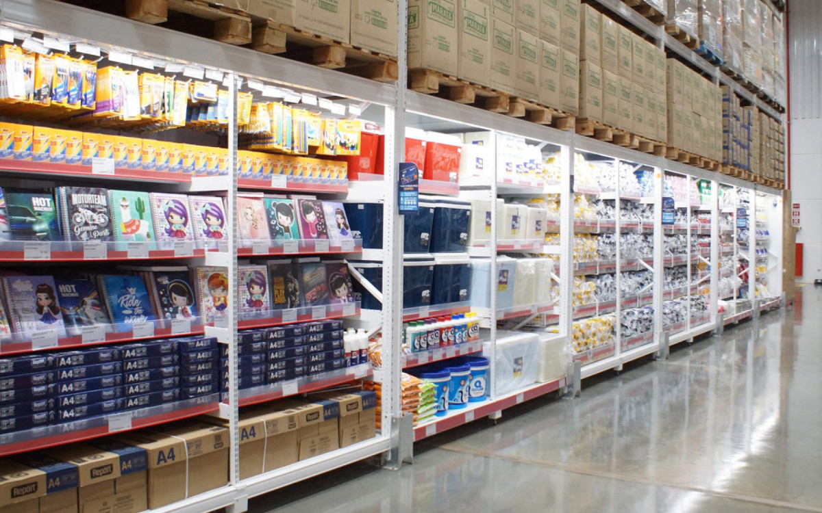 Comprar em atacarejos pode ser mais barato, mas especialistas alertam para cuidados com desperdícios